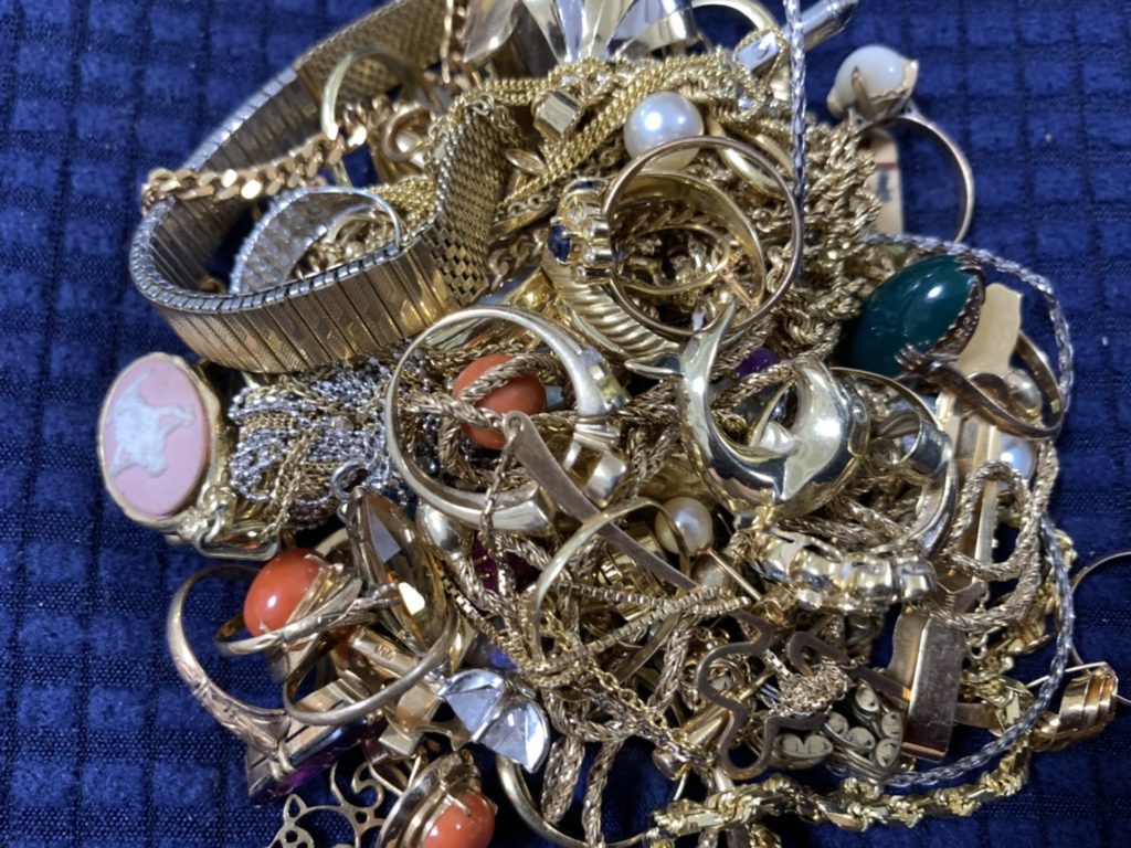 貴金属買取事例 しげん屋 ～愛知県・名古屋市内の切手・貴金属・テレフォンカードの買取なら、しげん屋へおまかせください～